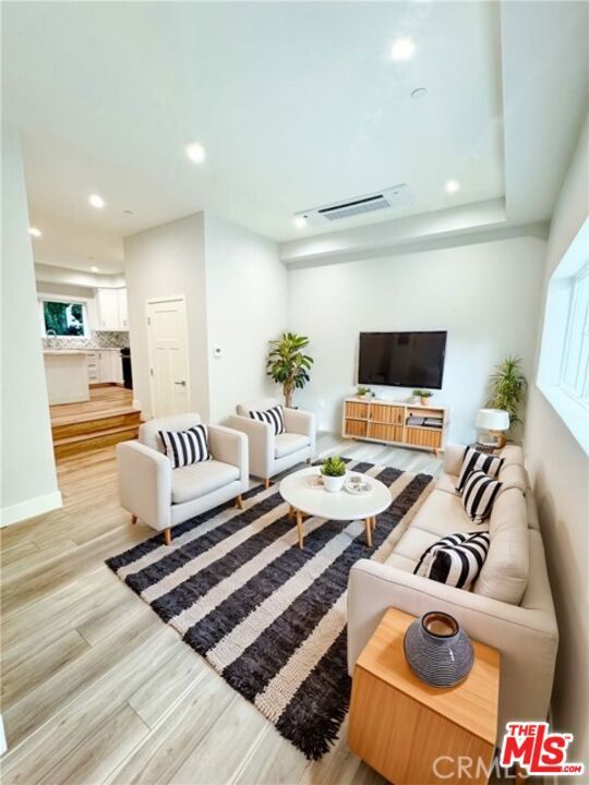 Photo of Listing #25533219