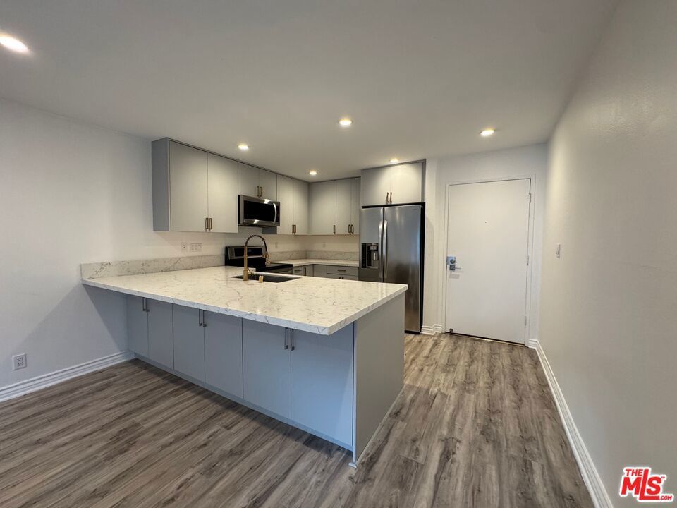 Photo of Listing #25533397