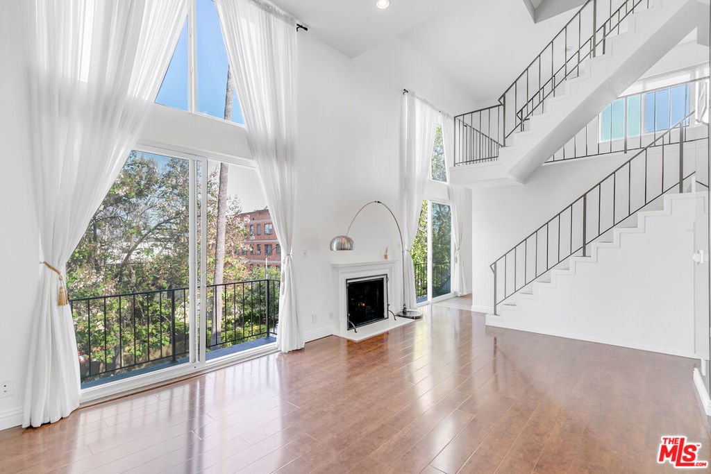 Photo of Listing #25533867