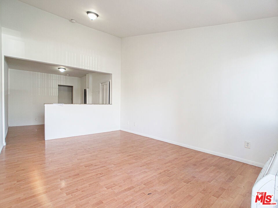 Photo of Listing #25533879