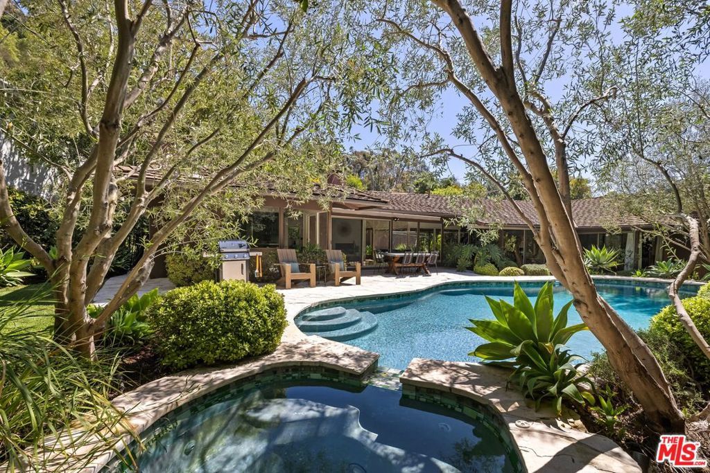 Photo of Listing #25533337