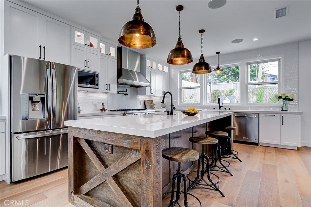 Photo of Listing #SB25098900