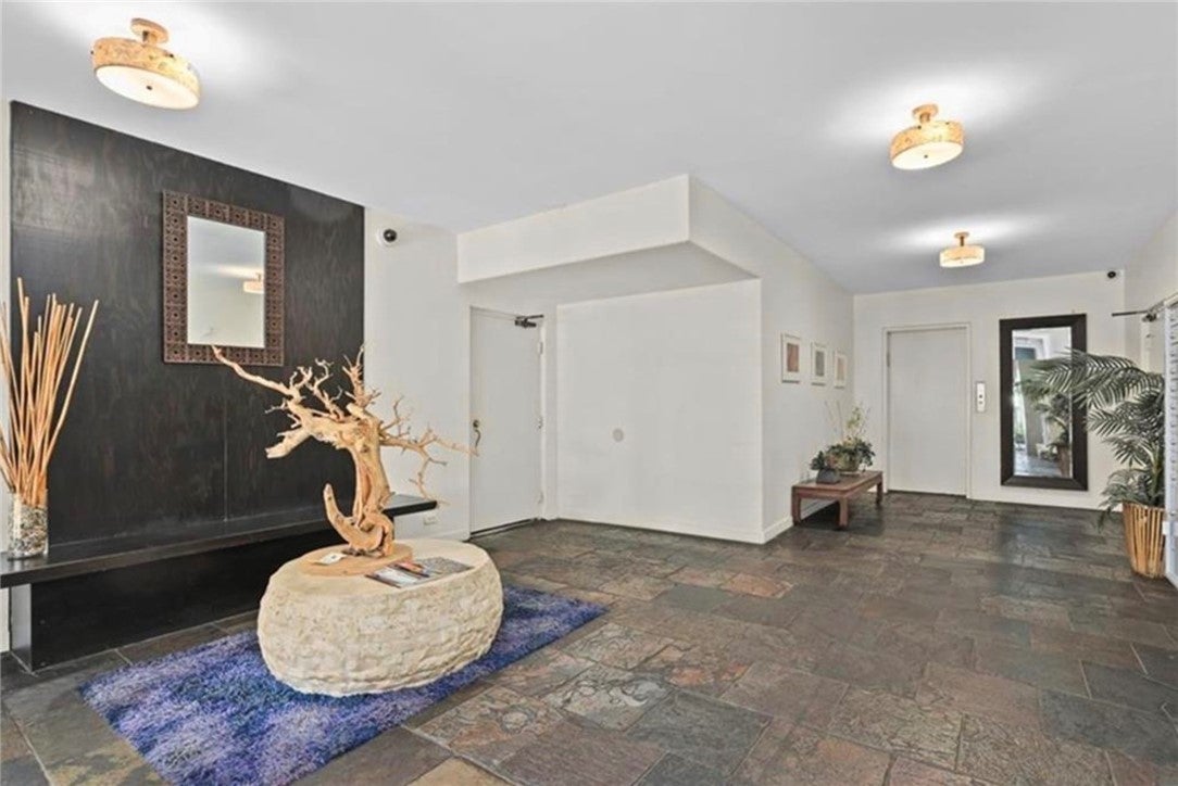 Photo of Listing #SR25099668