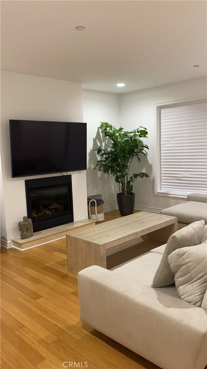 Photo of Listing #SR25099766