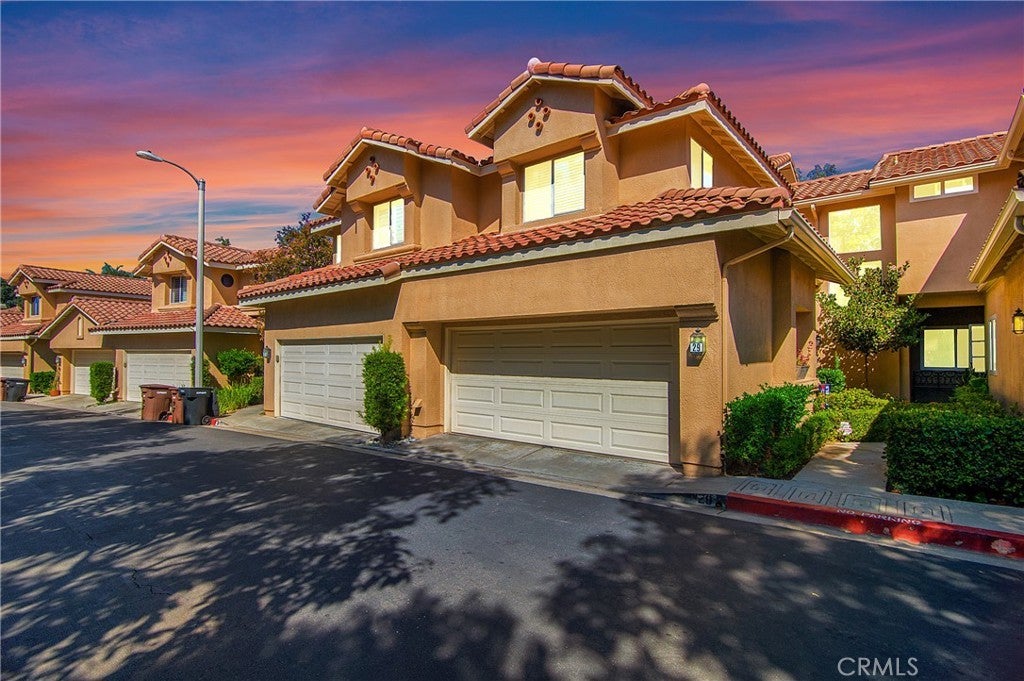 Photo of Listing #OC25100401