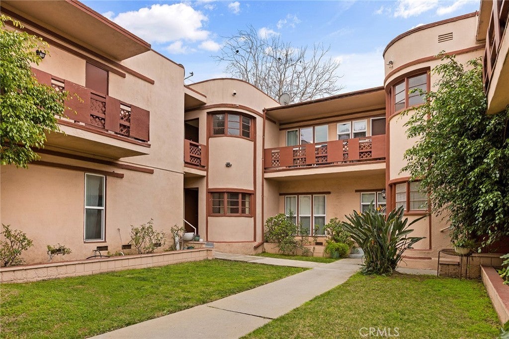 Photo of Listing #SR25100177