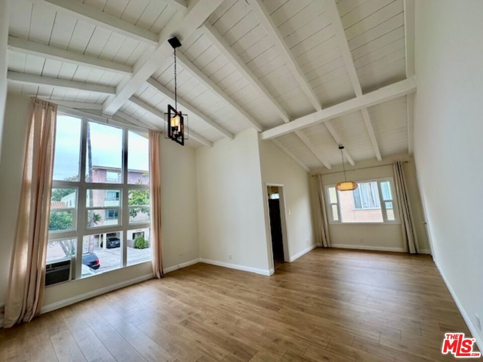 Photo of Listing #25534617