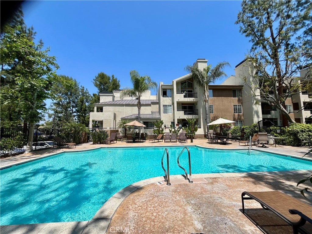 Photo of Listing #SR25100591