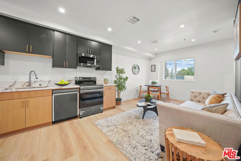 Photo of Listing #25535271