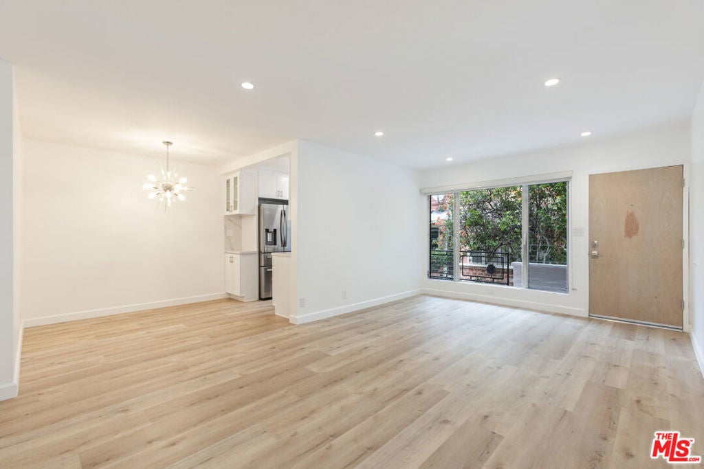 Photo of Listing #25535337