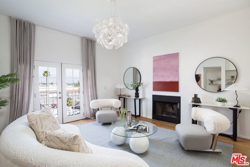 Photo of Listing #25535617