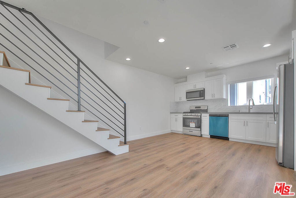 Photo of Listing #25535803