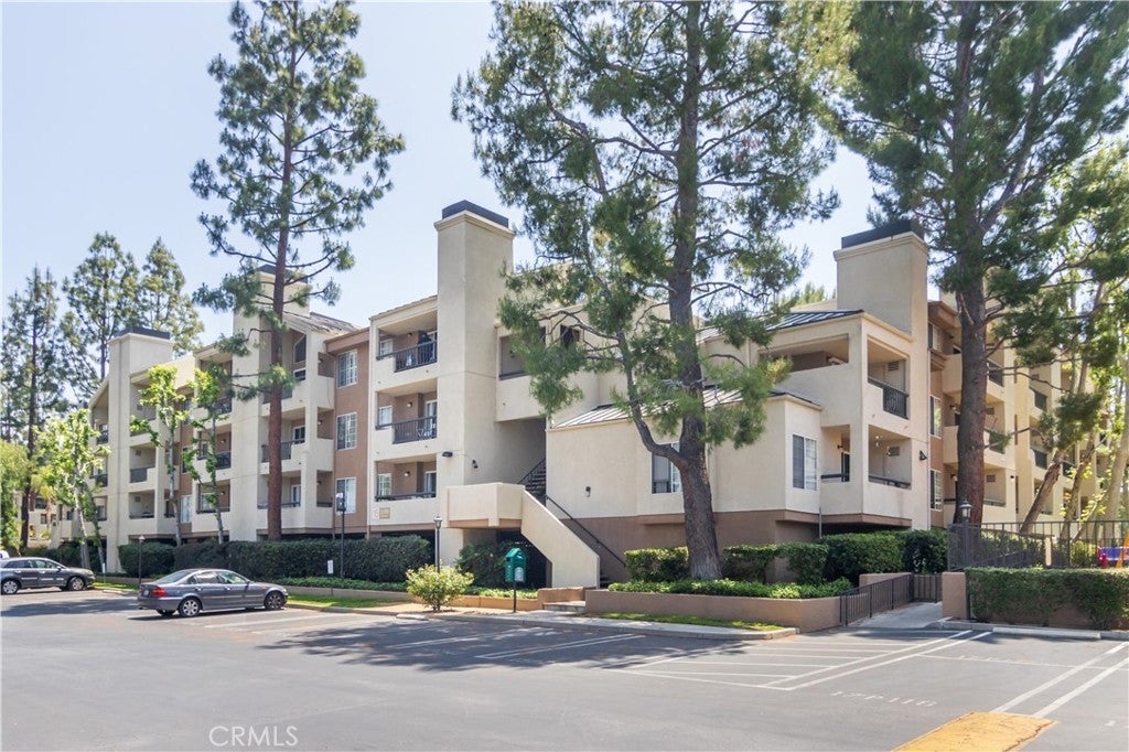 Photo of Listing #SR25101354