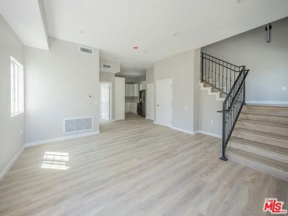 Photo of Listing #25535869