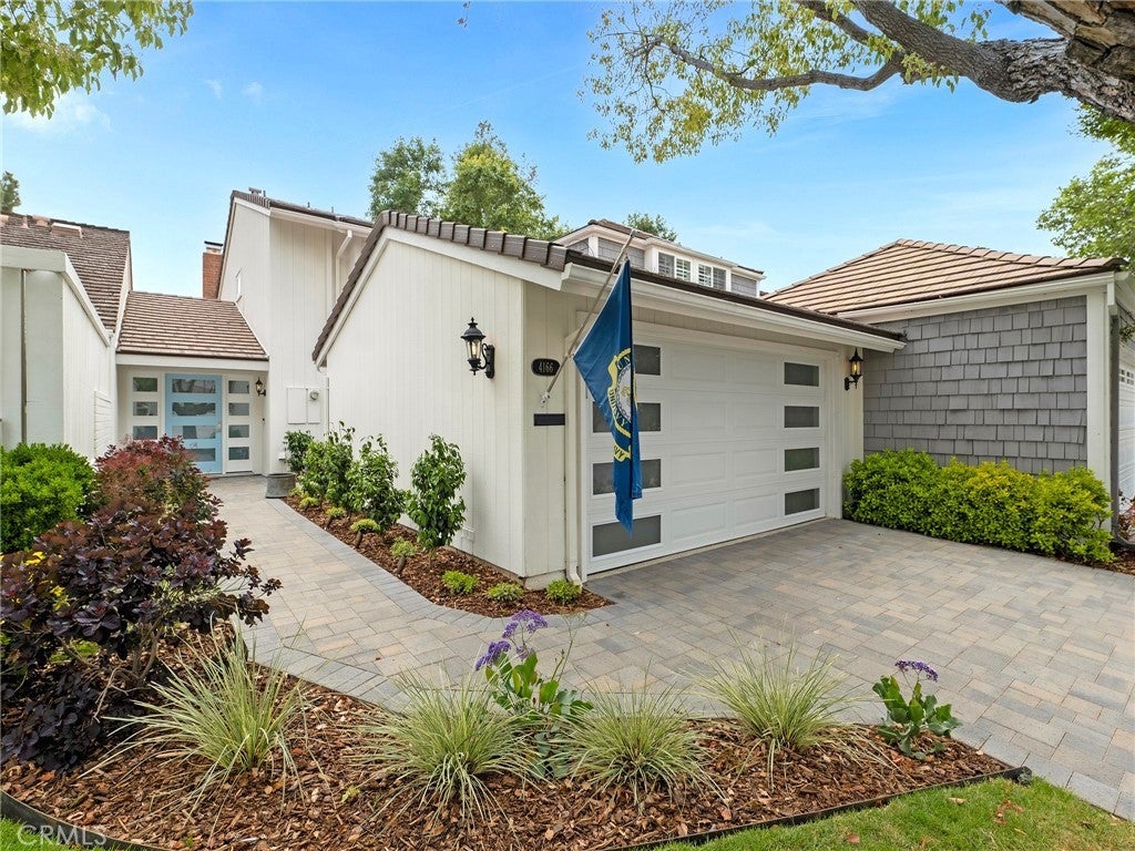 Photo of Listing #SR25100889