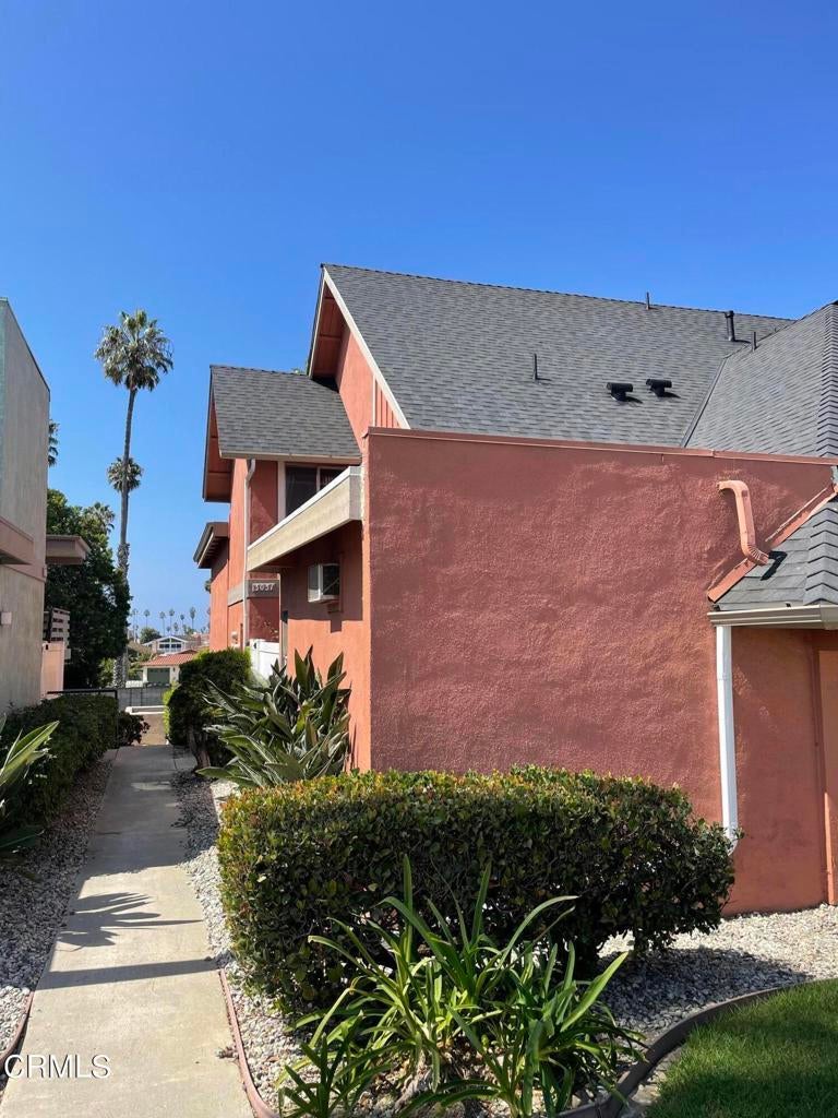 Photo of Listing #V1-29807