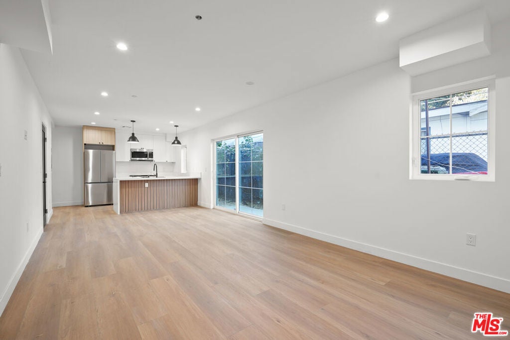 Photo of Listing #25536338