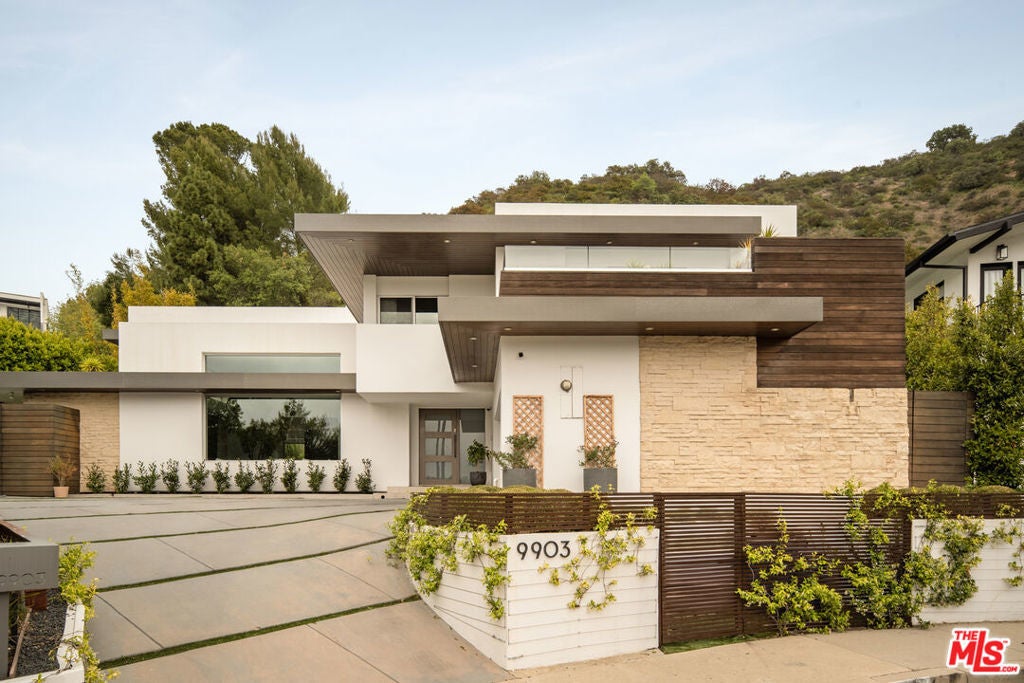 Photo of Listing #25535717