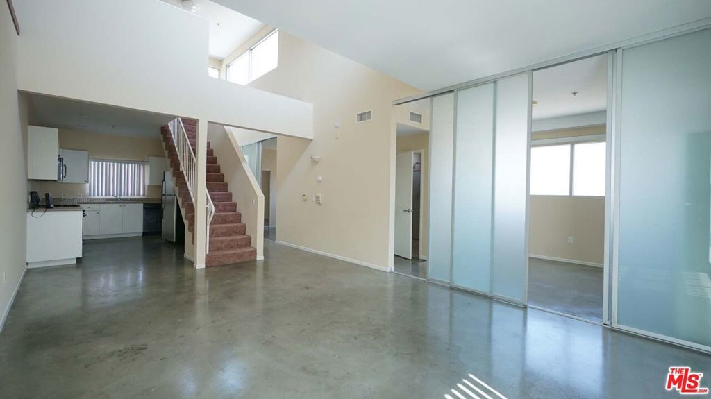 Photo of Listing #25536361