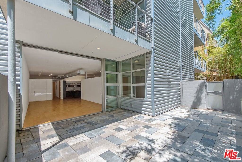 Photo of Listing #25535565