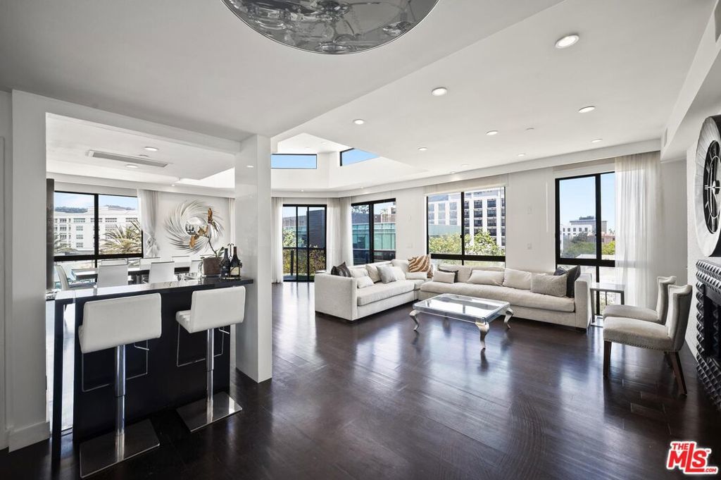 Photo of Listing #25536599