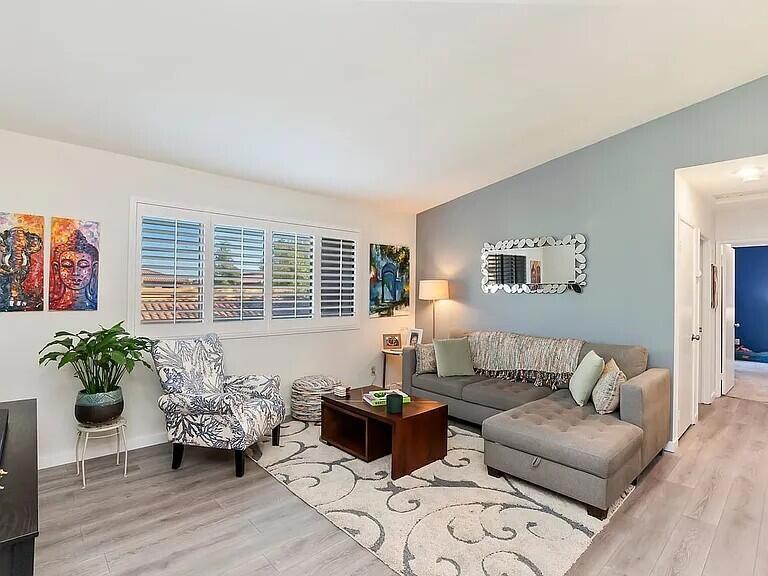 Photo of Listing #219129845PS