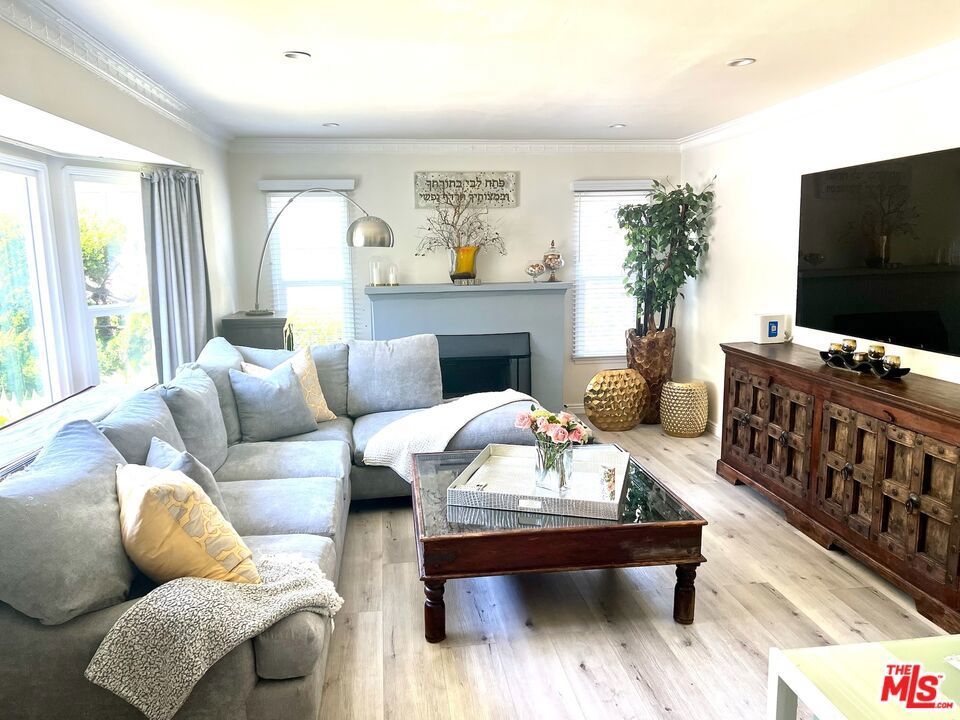 Photo of Listing #25536843