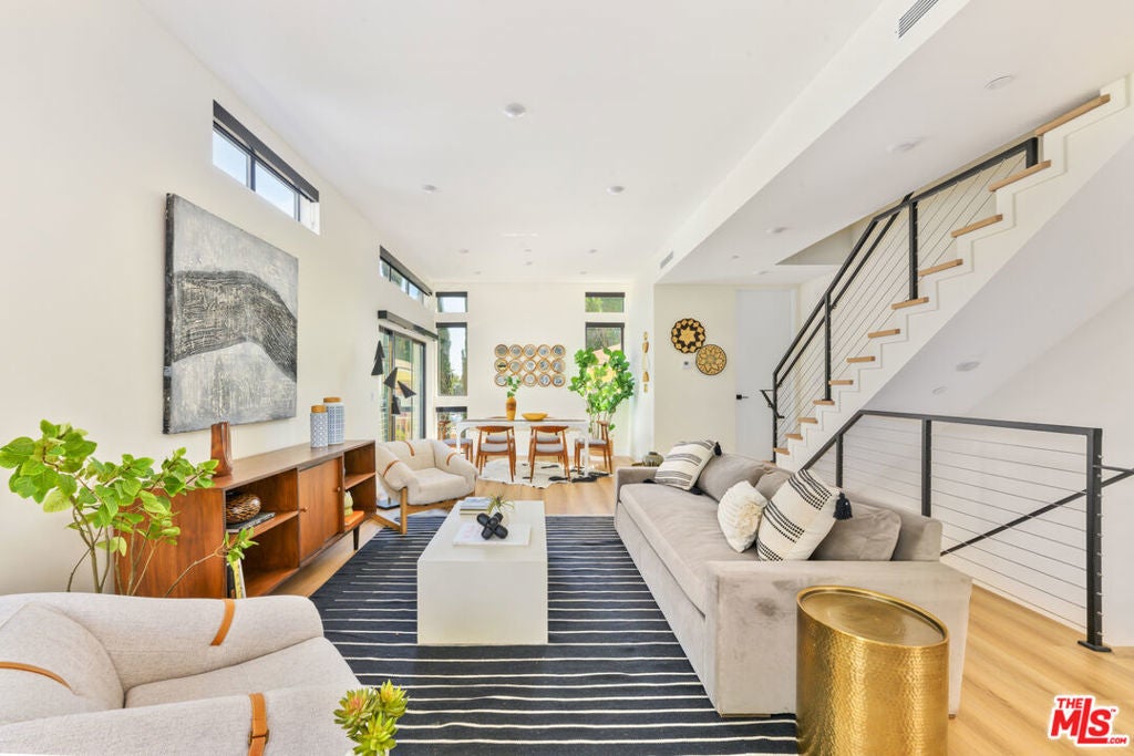 Photo of Listing #25535611