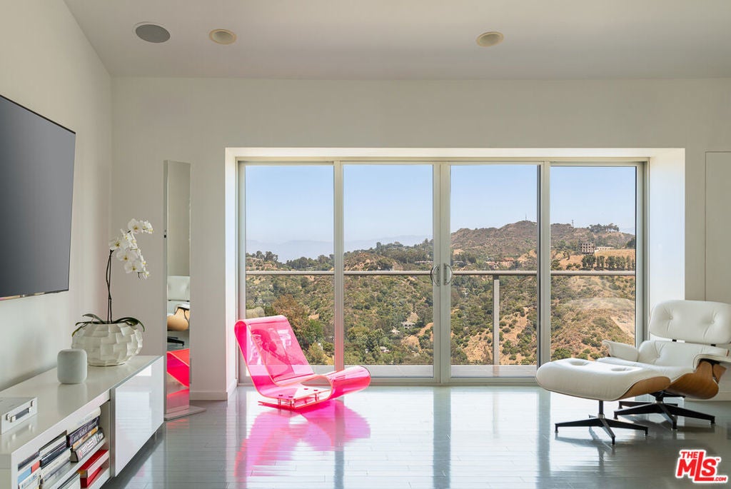 Photo of Listing #25536779