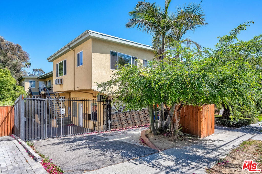 Photo of Listing #25536893