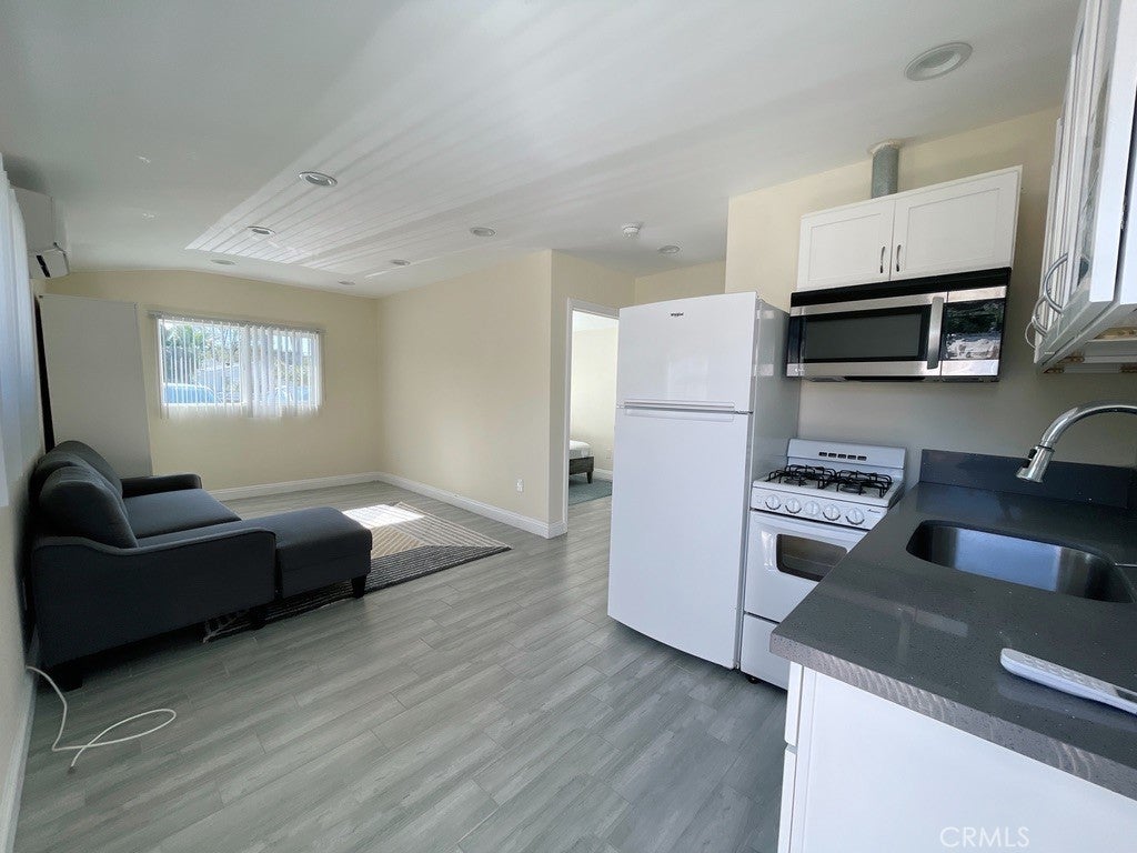 Photo of Listing #SR25103433