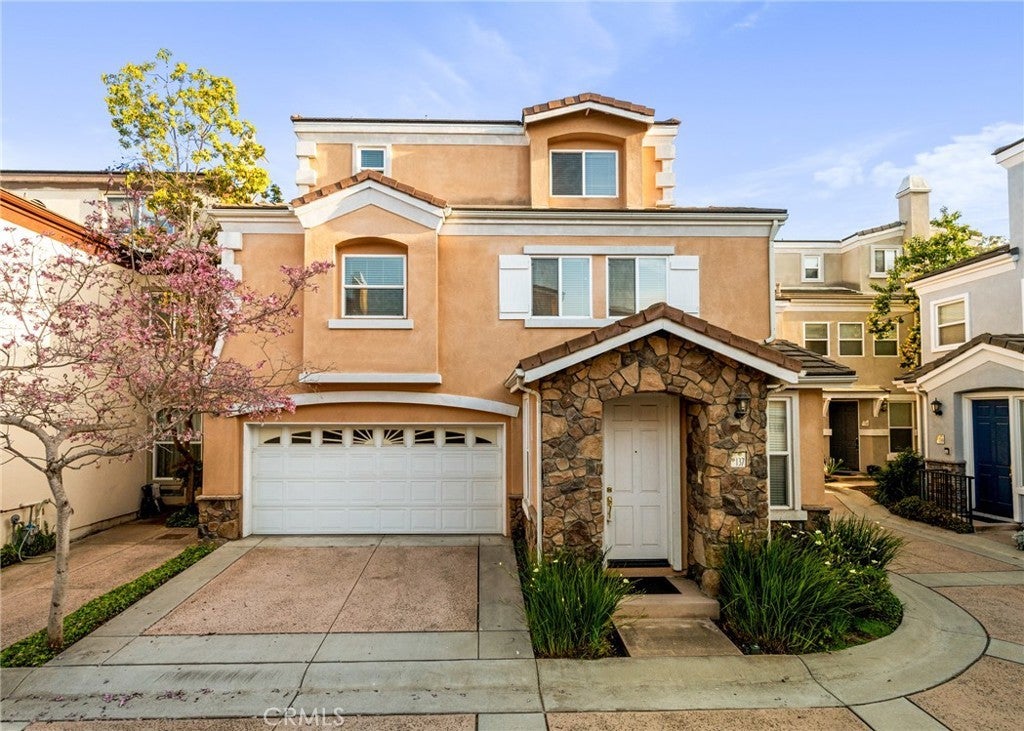 Photo of Listing #PV25103659