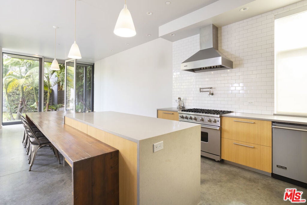 Photo of Listing #25537333