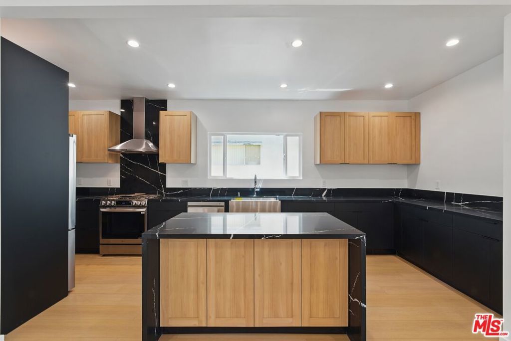 Photo of Listing #25537019