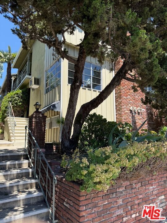 Photo of Listing #25537596