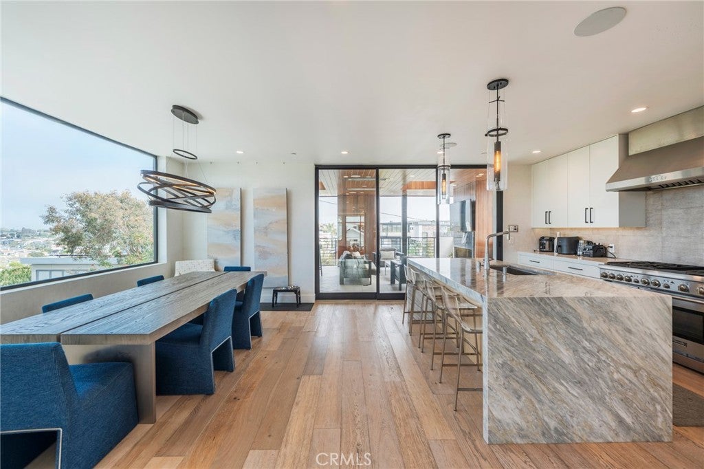 Photo of Listing #SB25106302