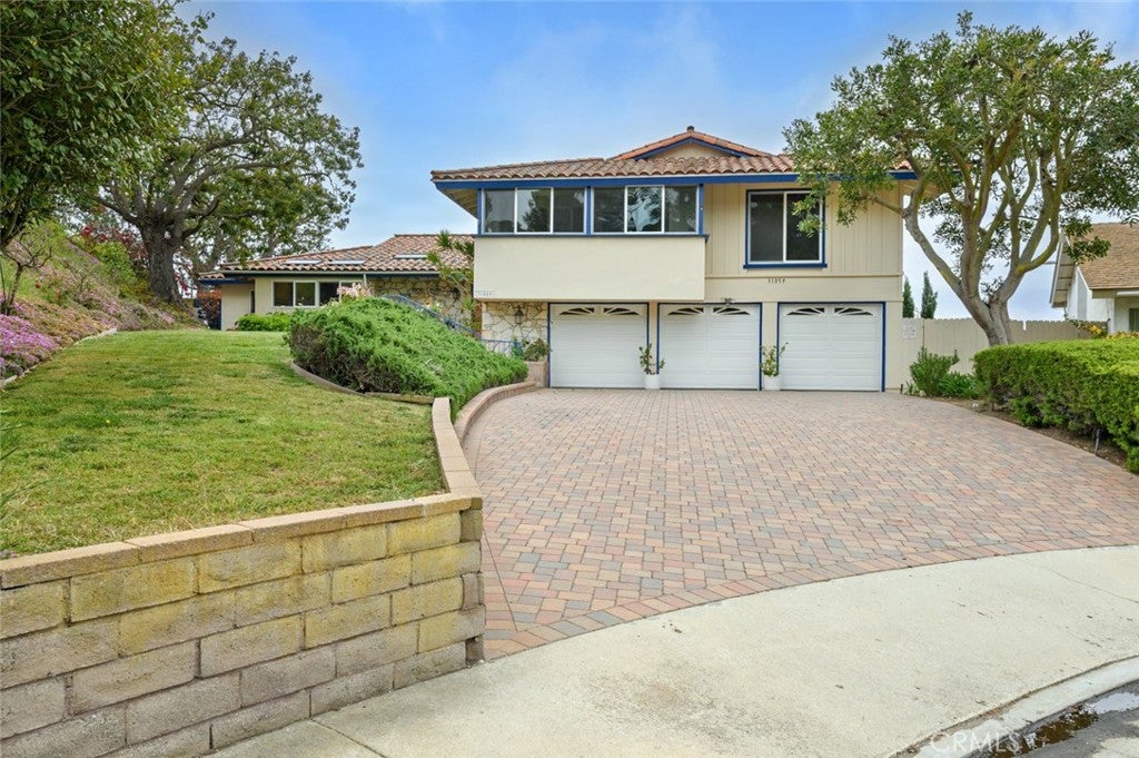 Photo of Listing #SB25106396