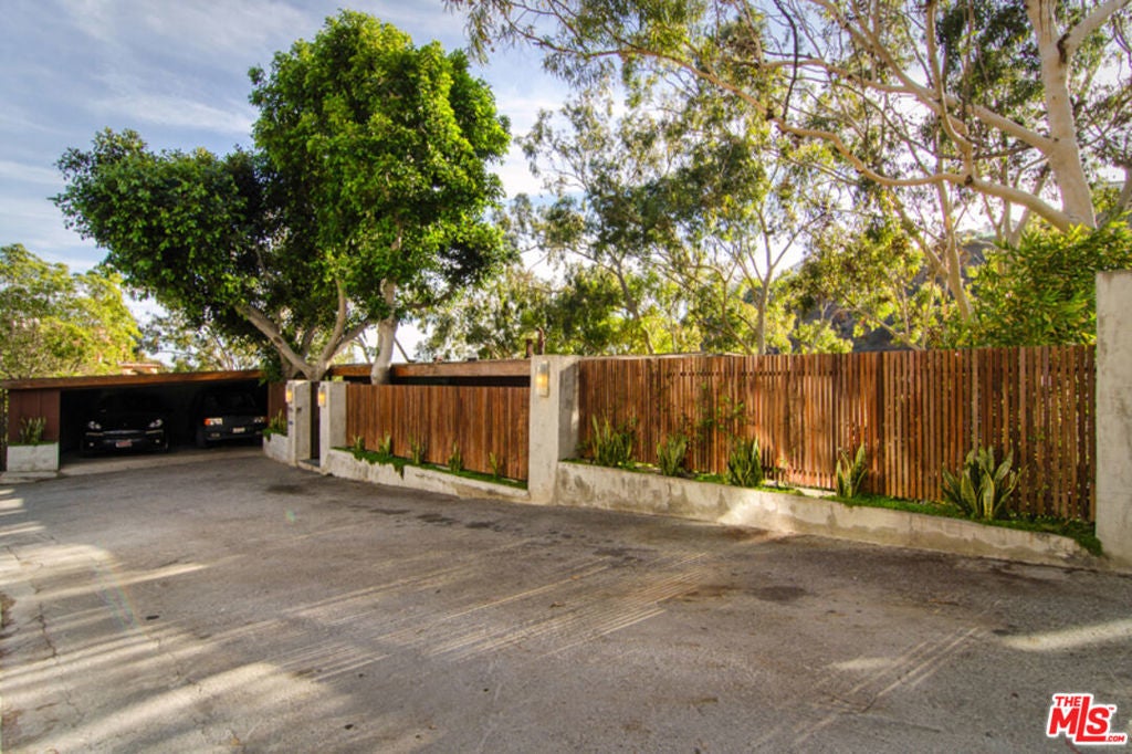 Photo of Listing #25537143