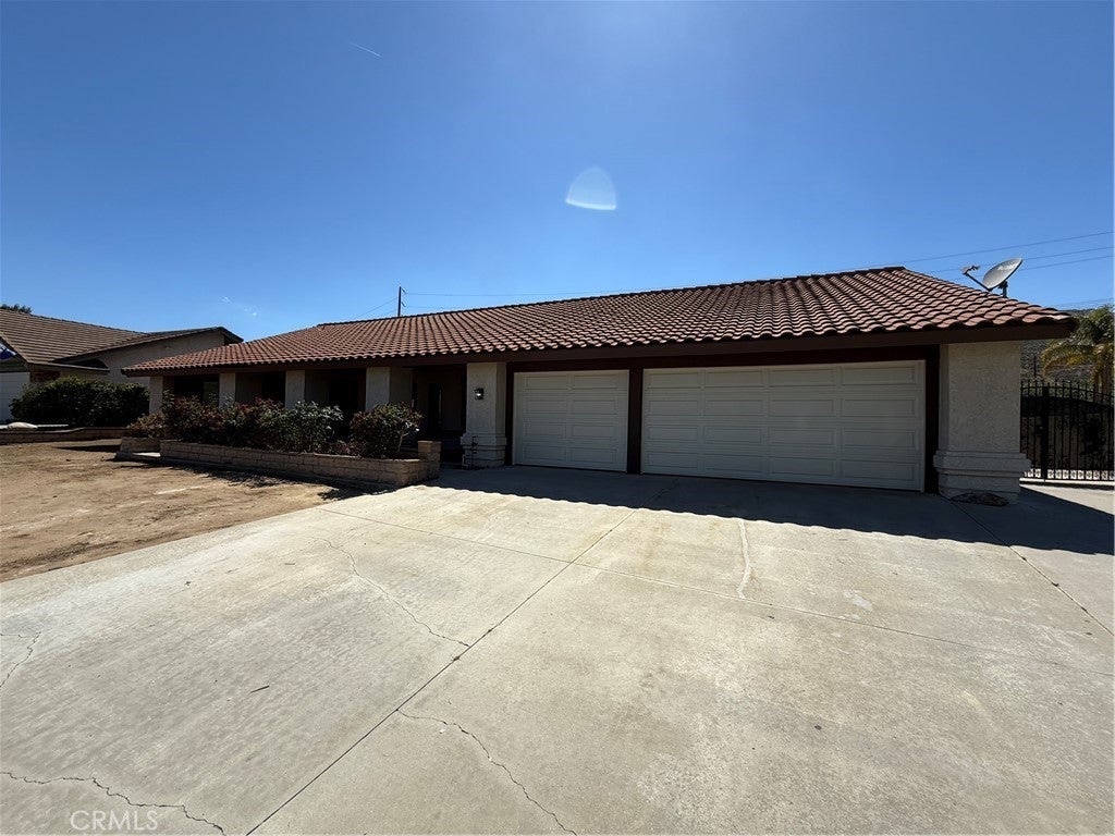 Photo of Listing #IV25107221