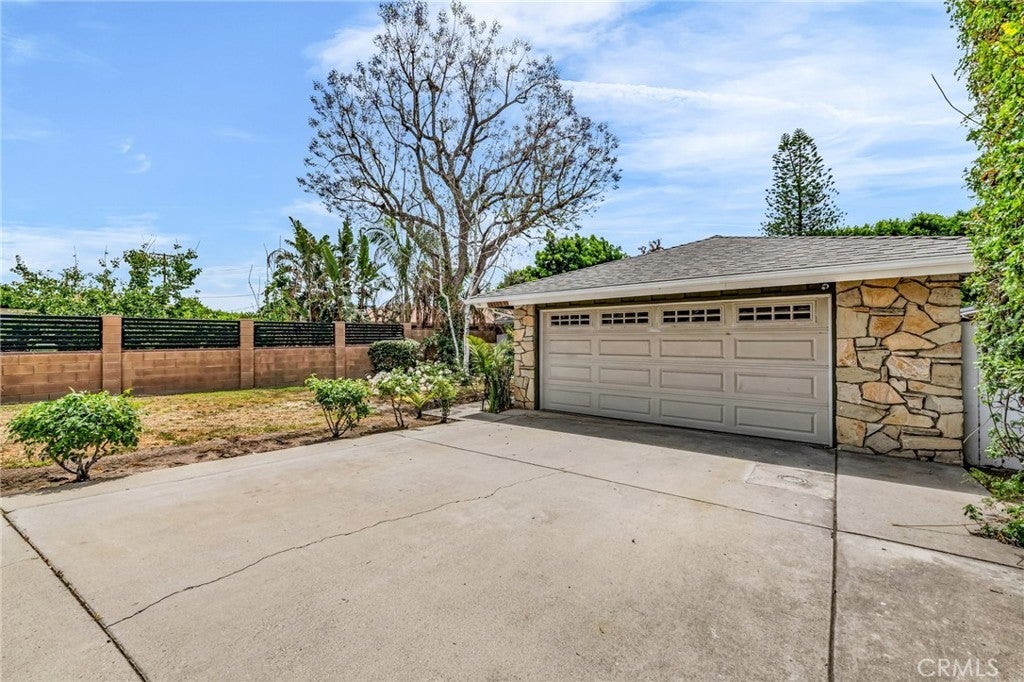 Photo of Listing #SR25106543