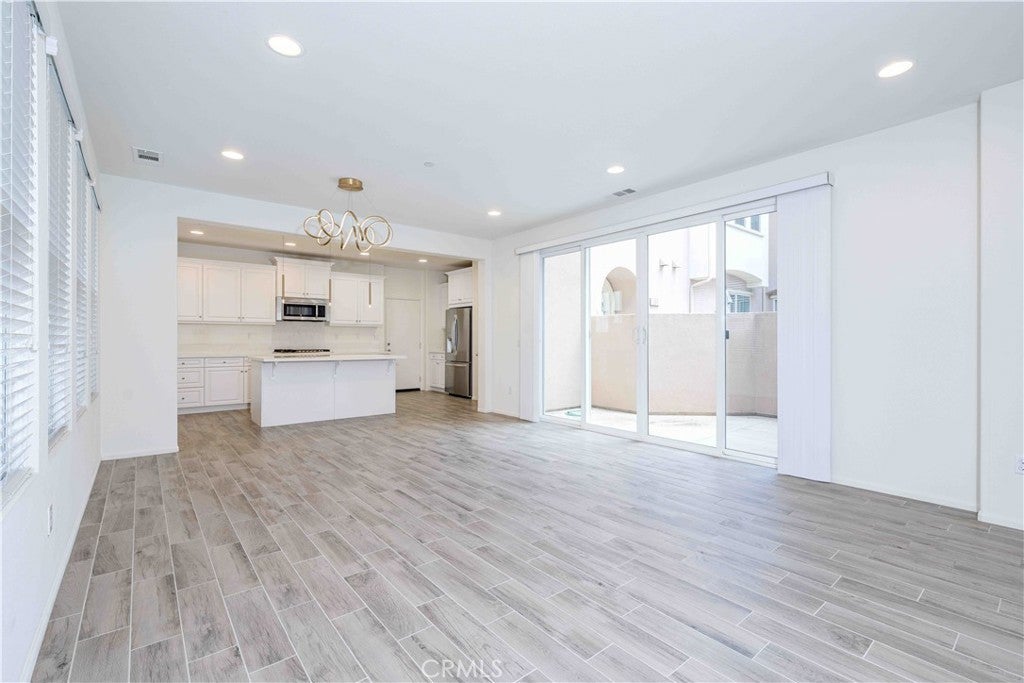 Photo of Listing #OC25103889