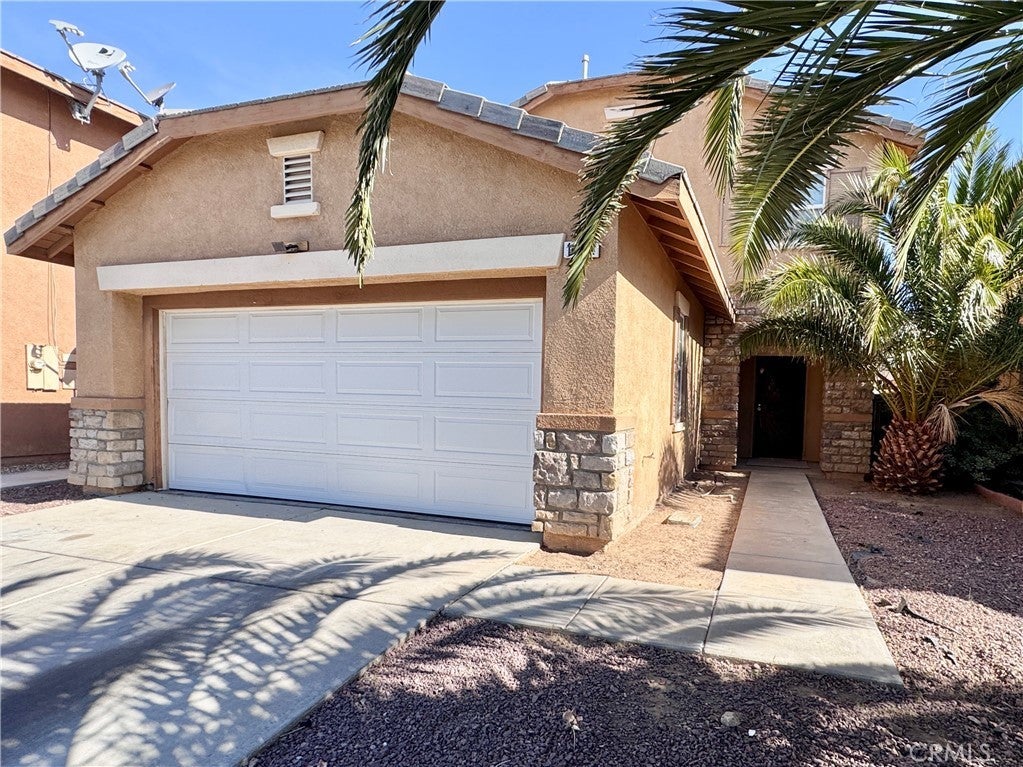 Photo of Listing #IV25108792