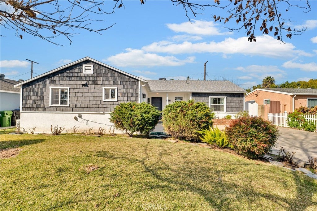 Photo of Listing #SR25108885