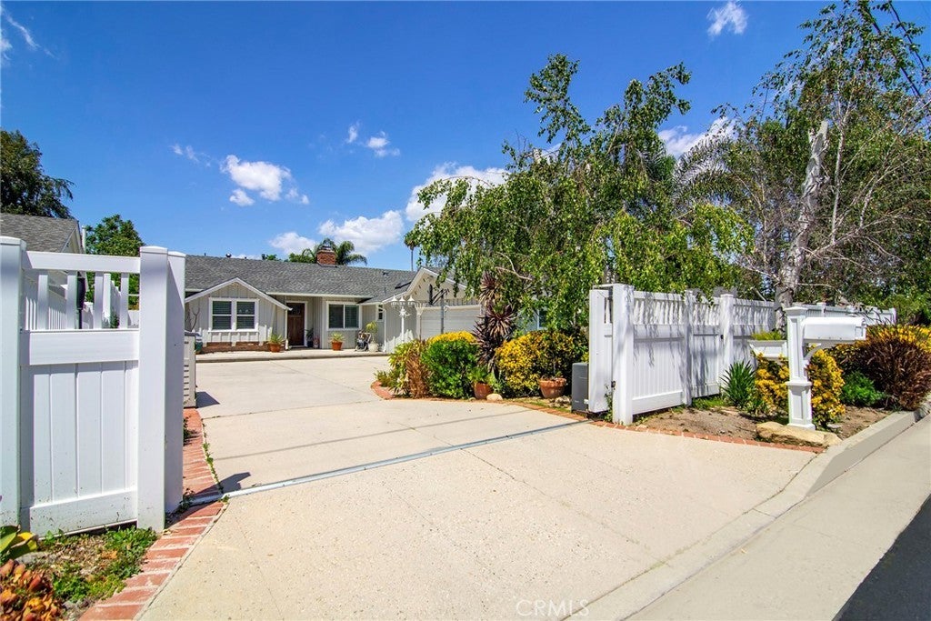 Photo of Listing #SR25107876