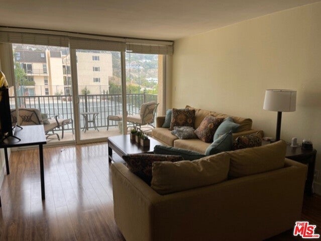 Photo of Listing #25537437