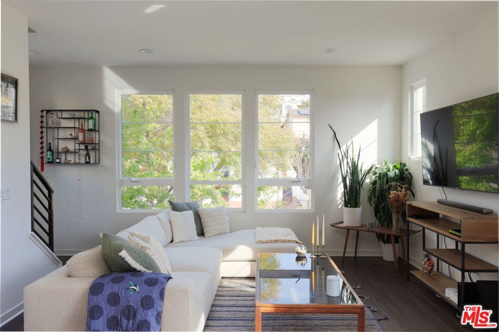 Photo of Listing #25540057