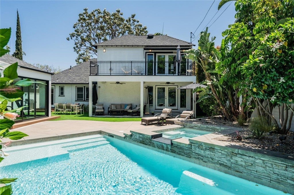 Photo of Listing #SR25110106