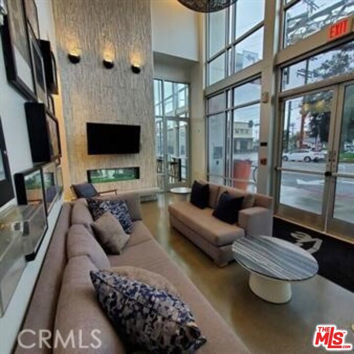 Photo of Listing #25533403