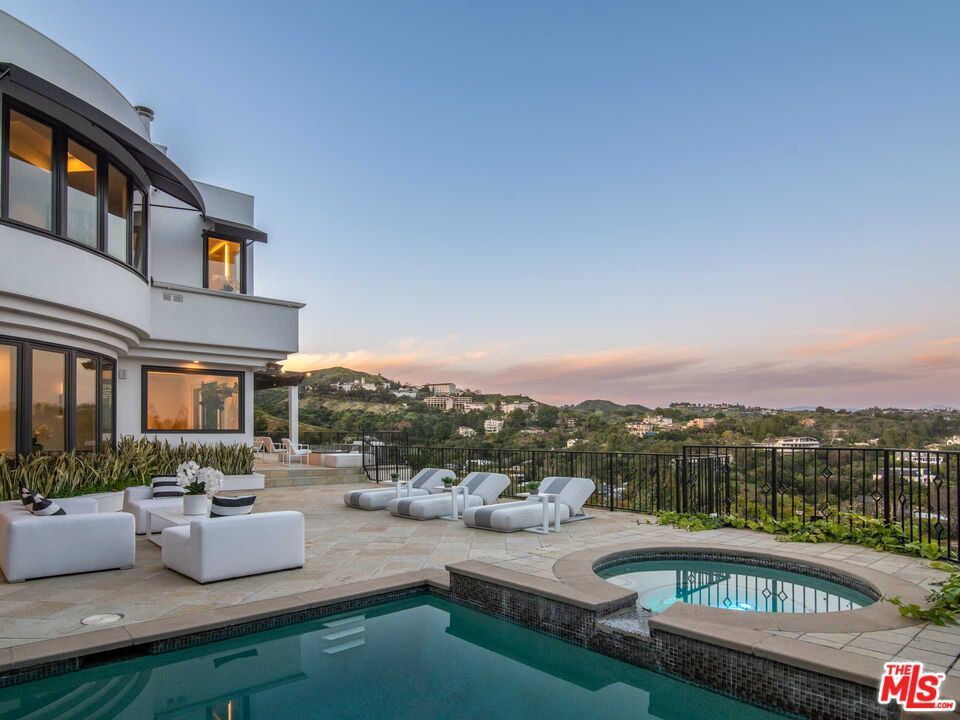 Photo of Listing #25541167