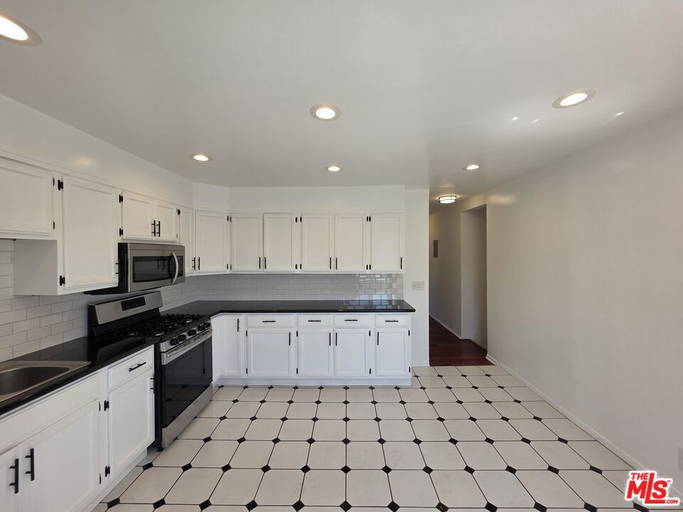 Photo of Listing #25541325